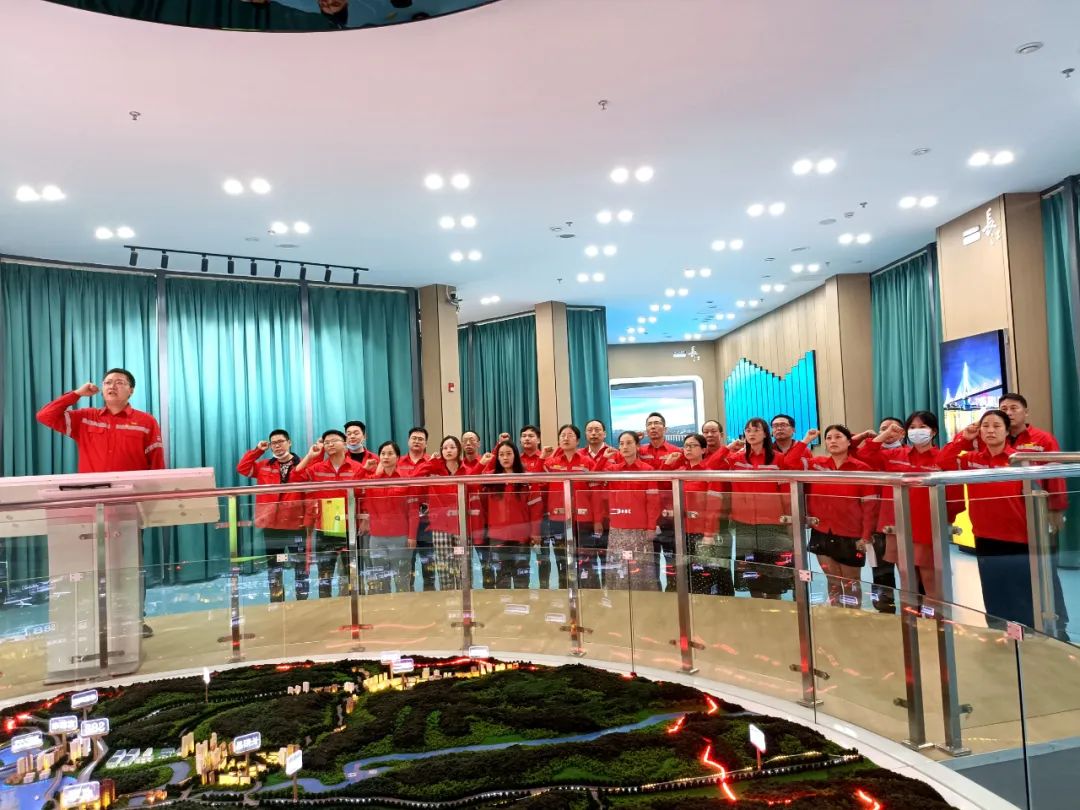 化機公司開展“長江大保護教育基地參觀學(xué)習(xí)”支部聯(lián)合主題黨日活動(圖3) 圖片