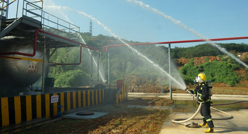 宜都園區(qū)蒲東亞榮獲“2018年度全省專職消防隊伍先進工作者”榮譽稱號(圖3) 宜都園區(qū)蒲東亞榮獲“2018年度全省專職消防隊伍先進工作者”榮譽稱號(圖3)