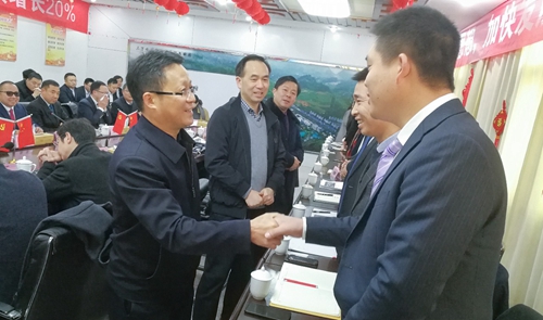 王大真帶隊到金沙酒業(yè)調(diào)研并指導2020年預算工作(圖4) 王大真帶隊到金沙酒業(yè)調(diào)研并指導2020年預算工作(圖4)