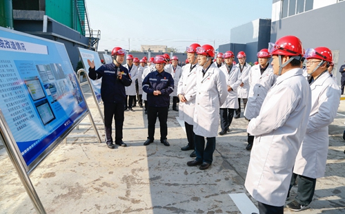 全省危化品企業(yè)安全設(shè)計診斷復核現(xiàn)場會代表參觀宜化太平洋熱電公司(圖3)