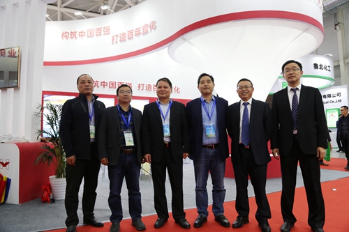 宜化集團參加2019中國磷復肥工業(yè)展會并榮登“2019年度中國農資經銷商最佳合作廠家”榜首(圖2) 宜化集團參加2019中國磷復肥工業(yè)展會并榮登“2019年度中國農資經銷商最佳合作廠家”榜首(圖2)
