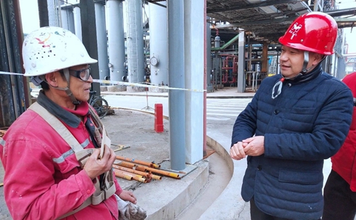 集團(tuán)領(lǐng)導(dǎo)春節(jié)前走訪(fǎng)慰問(wèn)一線(xiàn)職工、困難職工和離退休老干部(圖7)