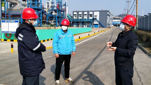 王大真到股份公司現(xiàn)場(chǎng)檢查疫情防控及安全生產(chǎn)情況(圖4) 王大真到股份公司現(xiàn)場(chǎng)檢查疫情防控及安全生產(chǎn)情況(圖4)