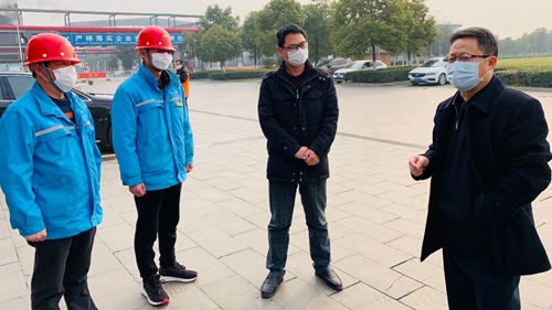 王大真到楚星公司和松滋肥業(yè)現(xiàn)場(chǎng)檢查疫情防控及安全生產(chǎn)情況(圖1) 王大真到楚星公司和松滋肥業(yè)現(xiàn)場(chǎng)檢查疫情防控及安全生產(chǎn)情況(圖1)