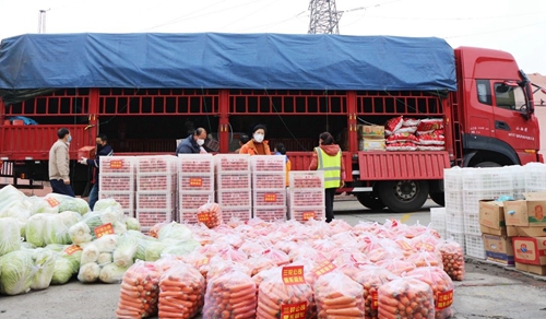 情義無價！山西蘭花公司采購一批生活物資馳援宜化(圖2)