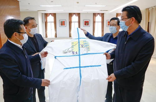 宜昌市中心人民醫(yī)院院長賀會清一行到集團走訪致謝(圖3) 宜昌市中心人民醫(yī)院院長賀會清一行到集團走訪致謝(圖3)