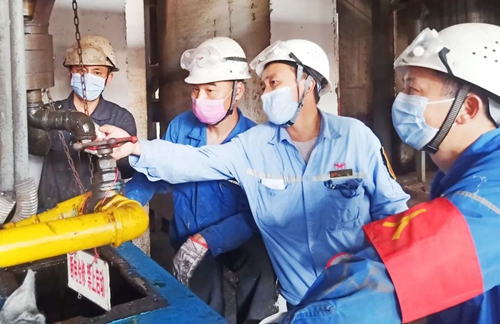 宜化兩個(gè)班組獲得宜昌市“工人先鋒號(hào)”榮譽(yù)稱號(hào)(圖5) 宜化兩個(gè)班組獲得宜昌市“工人先鋒號(hào)”榮譽(yù)稱號(hào)(圖5)