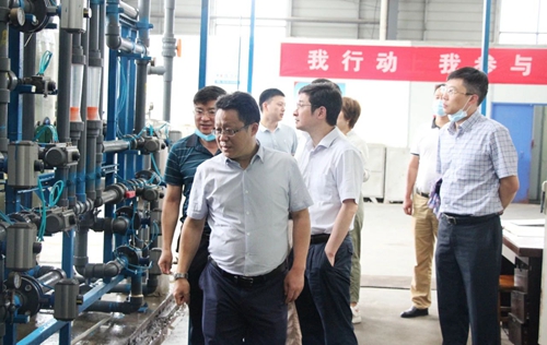 王大真到棗陽(yáng)亞冠現(xiàn)場(chǎng)調(diào)研(圖1) 王大真到棗陽(yáng)亞冠現(xiàn)場(chǎng)調(diào)研(圖1)