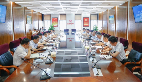 宜化集團(tuán)與中化農(nóng)業(yè)簽訂戰(zhàn)略合作協(xié)議(圖2) 宜化集團(tuán)與中化農(nóng)業(yè)簽訂戰(zhàn)略合作協(xié)議(圖2)