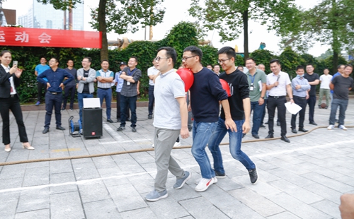 歡度中秋喜迎國(guó)慶 宜化集團(tuán)與宜昌市發(fā)改委共同舉辦趣味運(yùn)動(dòng)會(huì)(圖8) 歡度中秋喜迎國(guó)慶 宜化集團(tuán)與宜昌市發(fā)改委共同舉辦趣味運(yùn)動(dòng)會(huì)(圖8)