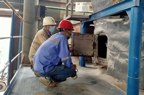 股份公司：管理人員下沉一線跟班工作 力?！半p節(jié)”安全生產(chǎn)(圖3)