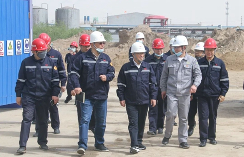 王大真到內(nèi)蒙宜化走訪調(diào)研(圖4) 王大真到內(nèi)蒙宜化走訪調(diào)研(圖4)