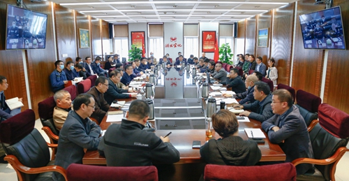 集團(tuán)行政辦公會強調(diào):振奮精神 再接再厲 大戰(zhàn)四季度 奪取新勝利(圖1) 集團(tuán)行政辦公會強調(diào):振奮精神 再接再厲 大戰(zhàn)四季度 奪取新勝利(圖1)