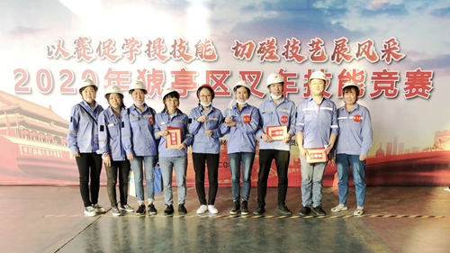 宜昌市猇亭區(qū)總工會(huì)組織叉車技能競(jìng)賽，股份公司多名選手獲得榮譽(yù)(圖1)