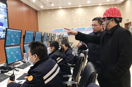 王大真到新材料公司和股份公司現(xiàn)場(chǎng)檢查工作(圖1) 王大真到新材料公司和股份公司現(xiàn)場(chǎng)檢查工作(圖1)