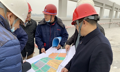 王大真到宜昌區(qū)域分子公司和項目現(xiàn)場檢查指導工作(圖2) 王大真到宜昌區(qū)域分子公司和項目現(xiàn)場檢查指導工作(圖2)