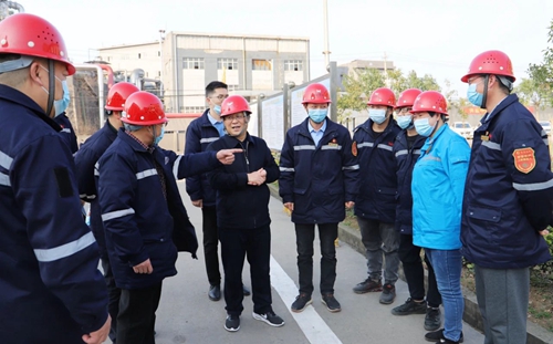 王大真除夕到松滋肥業(yè)和楚星公司走訪慰問(wèn)(圖6) 王大真除夕到松滋肥業(yè)和楚星公司走訪慰問(wèn)(圖6)