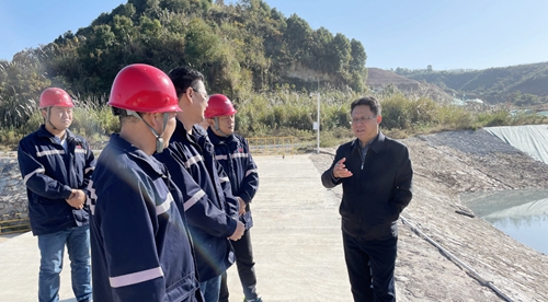 王大真到松滋肥業(yè)、楚星公司、股份公司和新項目現(xiàn)場調(diào)研(圖1)