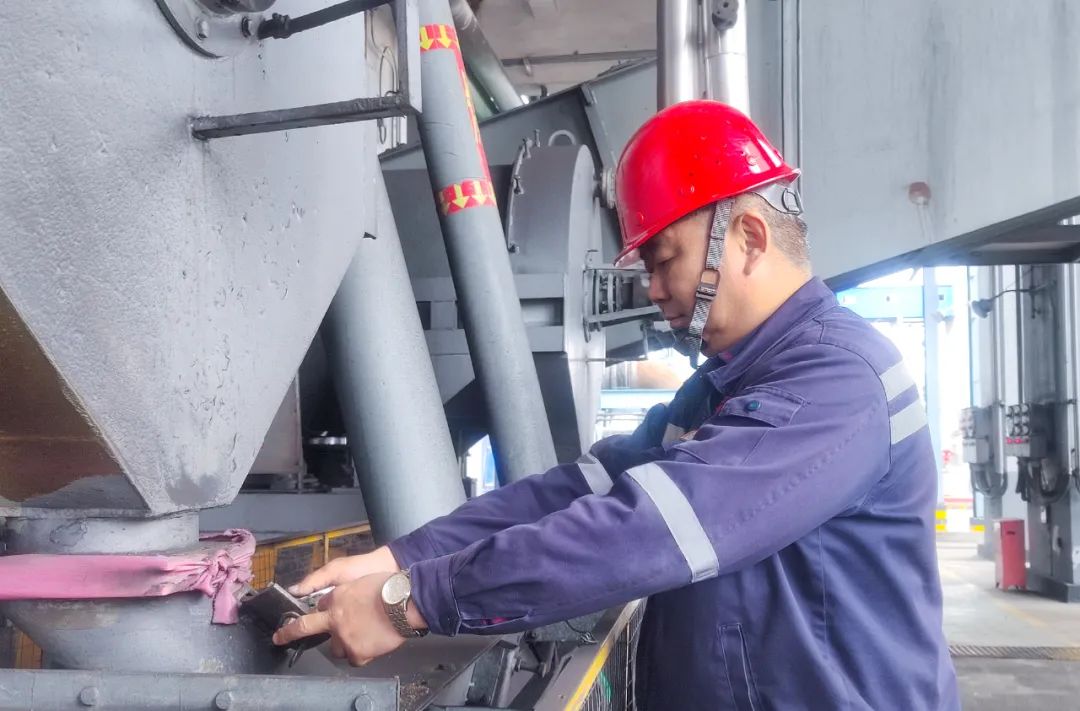 【宜化榜樣】宜化工匠薛良慶:扎根生產(chǎn)技術(shù)一線默默耕耘30余年(圖3) 圖片