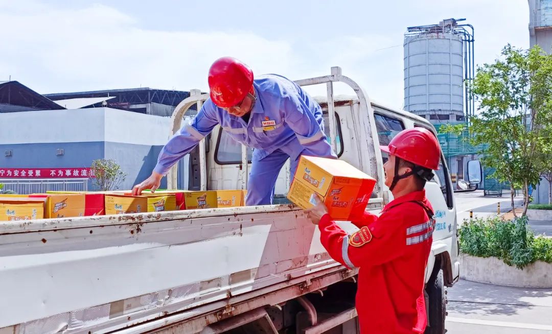 高溫送清涼！情系一線沁人心
