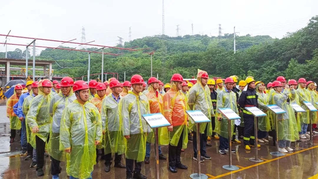 【安全生產(chǎn)月】楚星公司開(kāi)展液氨泄漏綜合應(yīng)急演練暨安全宣傳咨詢?nèi)栈顒?dòng)(圖1) 圖片