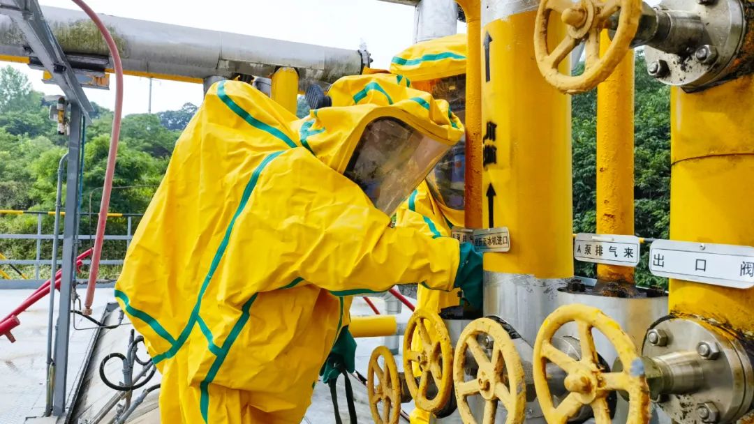 【安全生產(chǎn)月】楚星公司開(kāi)展液氨泄漏綜合應(yīng)急演練暨安全宣傳咨詢?nèi)栈顒?dòng)(圖3) 圖片