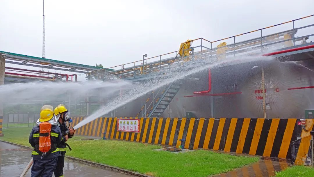 【安全生產(chǎn)月】楚星公司開(kāi)展液氨泄漏綜合應(yīng)急演練暨安全宣傳咨詢?nèi)栈顒?dòng)(圖2) 圖片