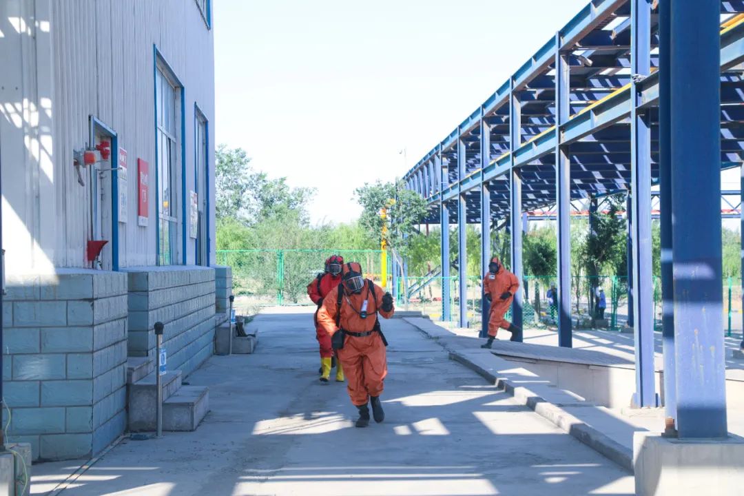 【安全生產(chǎn)月】防患未然！聯(lián)化公司開展?；沸孤┦鹿蕬?yīng)急救援演練