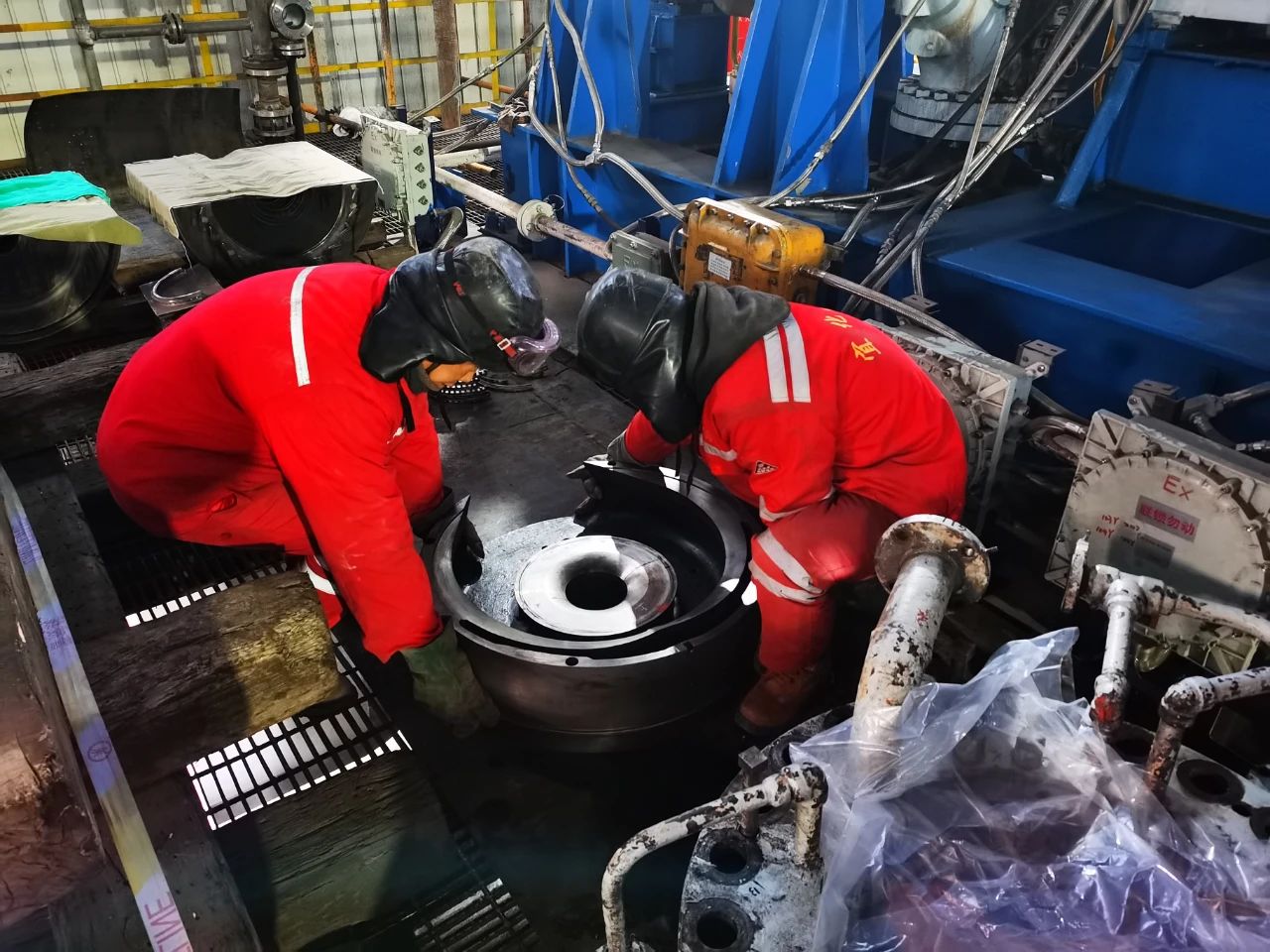 全力以赴戰(zhàn)大修 凝心聚力穩(wěn)生產(chǎn)(圖3) 全力以赴戰(zhàn)大修 凝心聚力穩(wěn)生產(chǎn)(圖3)