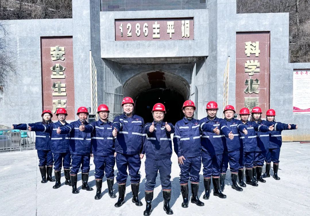 宜化礦業(yè)殷家坪礦機(jī)電維修一班:能打硬仗會(huì)算細(xì)賬的“圖強(qiáng)班”(圖5) 宜化礦業(yè)殷家坪礦機(jī)電維修一班:能打硬仗會(huì)算細(xì)賬的“圖強(qiáng)班”(圖5)