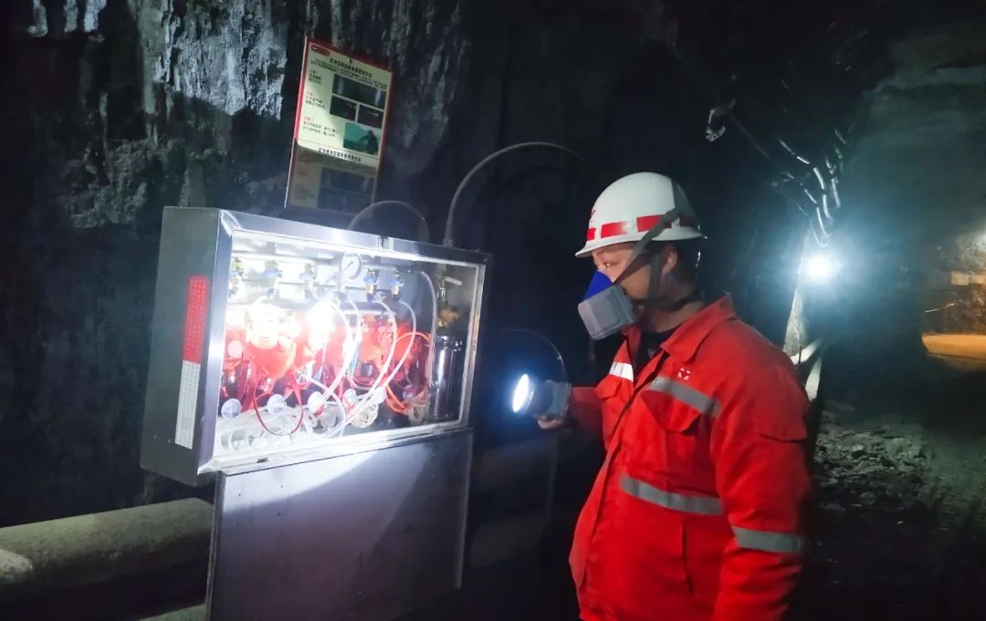 【宜化榜樣】宜化礦業(yè)馬勇:爭當?shù)V山安全守護人(圖3) 【宜化榜樣】宜化礦業(yè)馬勇:爭當?shù)V山安全守護人(圖3)