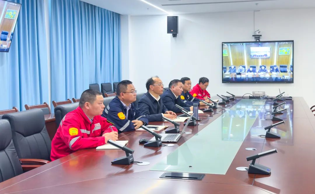 集團(tuán)召開3月份安全例會(huì)(圖2) 集團(tuán)召開3月份安全例會(huì)(圖2)