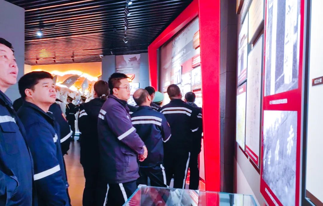 青海片區(qū)公司：緬懷先輩祭英烈，踔厲奮發(fā)譜新篇(圖5)