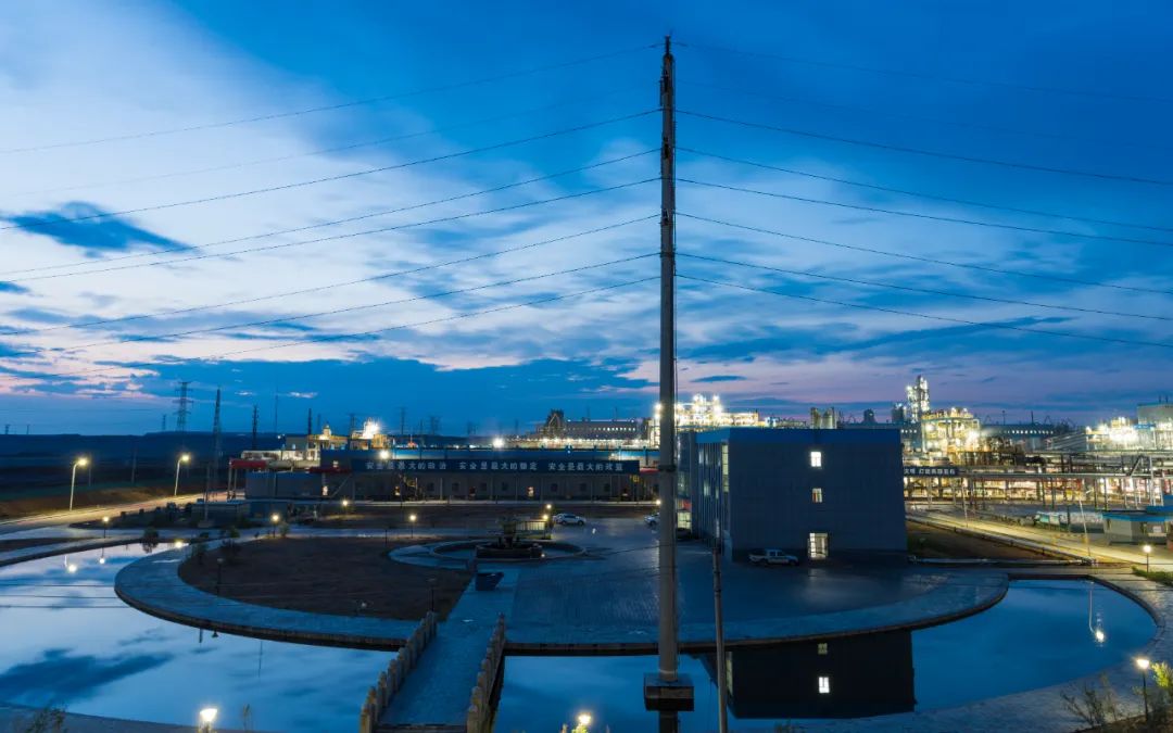 夜幕下的新疆宜化，有著別樣風(fēng)情(圖4)