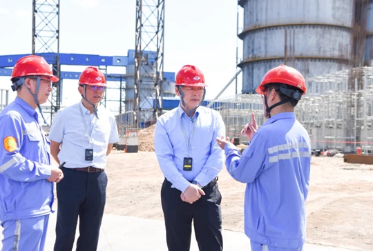 宜昌市國資委黨委書記、主任黃智華到新疆區(qū)域分子公司調(diào)研(圖1)