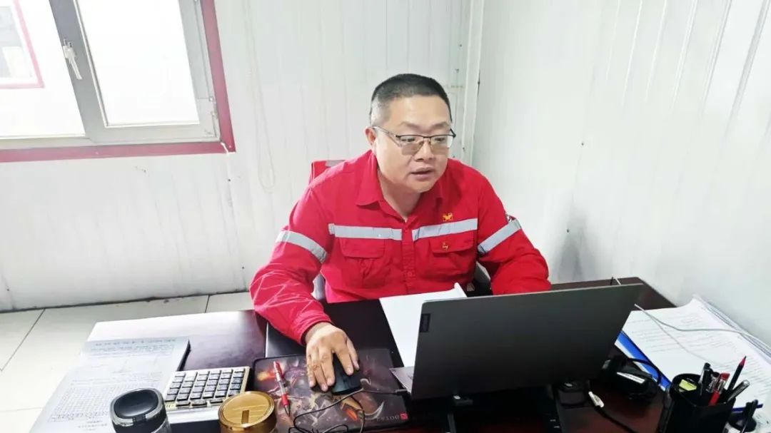 【先進(jìn)榜樣】?jī)?yōu)秀共產(chǎn)黨員邢玉林:立足崗位 用業(yè)績(jī)踐行初心和使命(圖4) 【先進(jìn)榜樣】?jī)?yōu)秀共產(chǎn)黨員邢玉林:立足崗位 用業(yè)績(jī)踐行初心和使命(圖4)