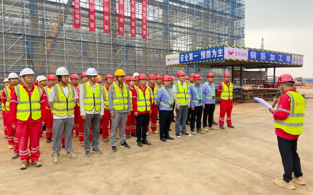 楚星生態(tài)項目尿素庫順利封頂(圖4) 楚星生態(tài)項目尿素庫順利封頂(圖4)