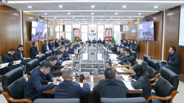 集團(tuán)黨委理論學(xué)習(xí)中心組圍繞深入學(xué)習(xí)貫徹習(xí)近平總書記考察湖北重要講話精神開展集體學(xué)習(xí)(圖1) 集團(tuán)黨委理論學(xué)習(xí)中心組圍繞深入學(xué)習(xí)貫徹習(xí)近平總書記考察湖北重要講話精神開展集體學(xué)習(xí)(圖1)