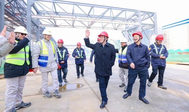 王大真到分子公司走訪慰問 向廣大干部職工拜年(圖1) 王大真到分子公司走訪慰問 向廣大干部職工拜年(圖1)