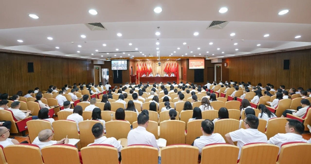 宜化集團召開一季度生產(chǎn)經(jīng)營分析總結(jié)會(圖1)