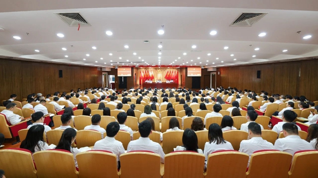 宜化集團召開警示教育會(圖1) 宜化集團召開警示教育會(圖1)