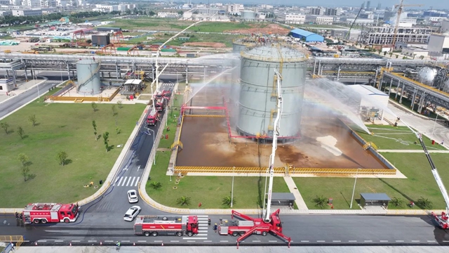 新宜化工開展?；钒踩a(chǎn)事故應(yīng)急演練