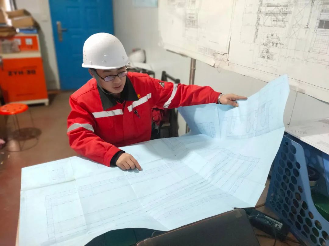 【生產(chǎn)技術標兵】預決算部秦偉民:忠于職守勤鉆研 愛崗敬業(yè)勇?lián)?圖2) 圖片