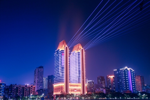 宜化大樓亮起來了！