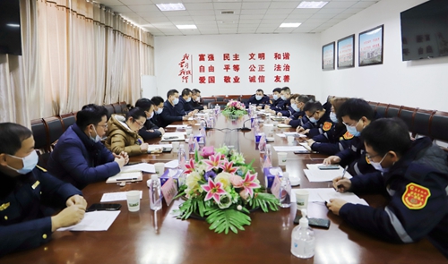 宜都市委副書記、市長(zhǎng)李澤剛一行到楚星公司開展“千名干部進(jìn)千企”服務(wù)活動(dòng)