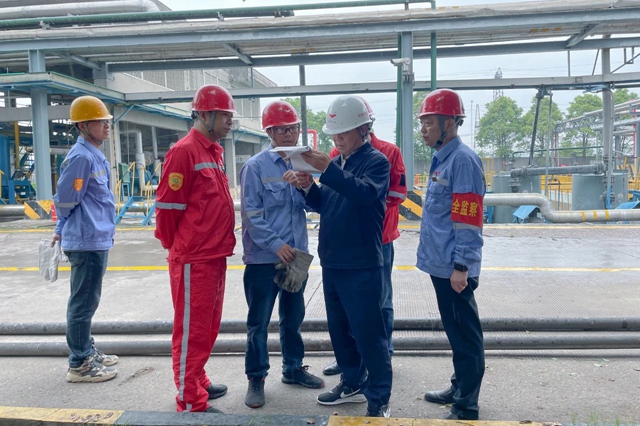 王大真到松滋肥業(yè)、楚星公司和股份公司現(xiàn)場(chǎng)檢查安全生產(chǎn)工作