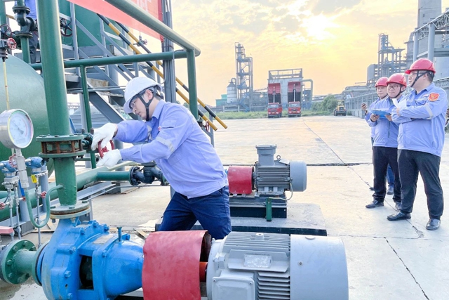 加強配合提技能！股份公司開展操作工技能比武